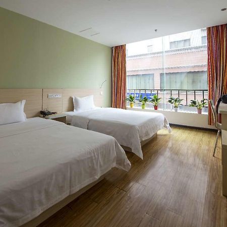 E+ Hotel Guangzhou Baixin Branch ภายนอก รูปภาพ