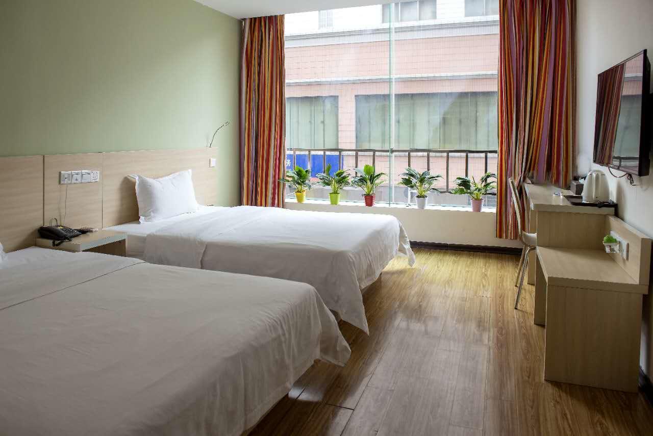E+ Hotel Guangzhou Baixin Branch ภายนอก รูปภาพ